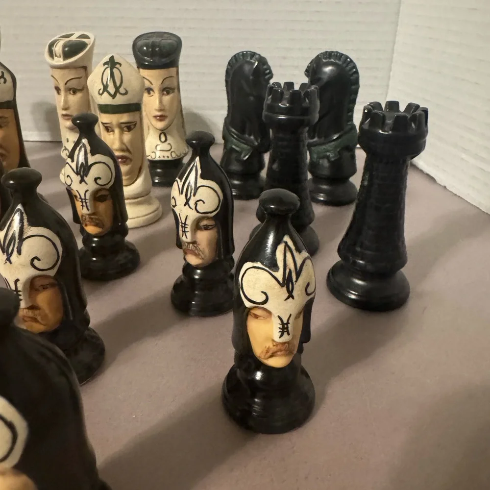 Vintage Ceramic Duncan Mold Hand-painted Chess Set - Picture 10 of 11